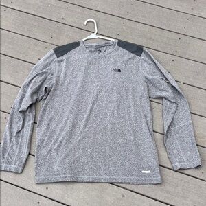The North Face Men's Heather Gray Long Sleeve Vaporwick performance tee size L